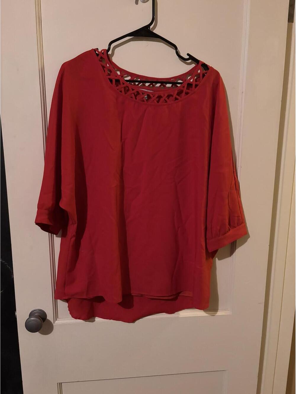 Naked Zebra Red Cutout Neck 3/4 Sleeve Top Blouse Size L